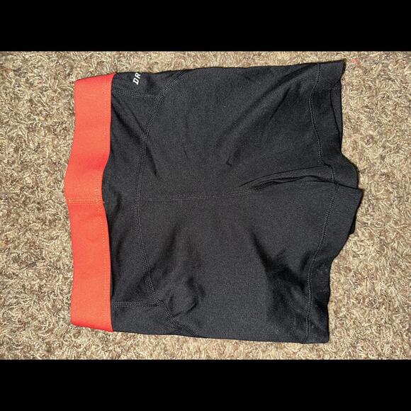 Nike Women's Dri-Fit Pro 3 Big Dot Training Shorts - Picture 6 of 12